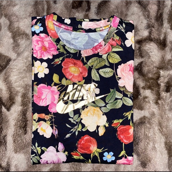 Nike Other - Men’s Nike 😍 Gold Swoosh Floral T-Shirt 👕